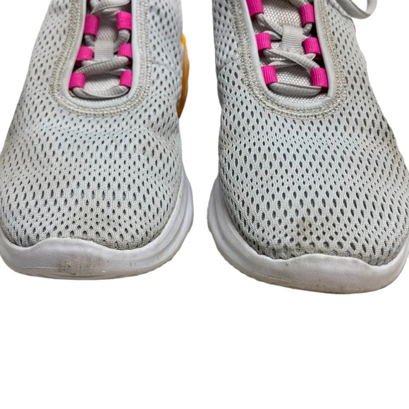 NIKE AIR MAX MOTION 2 Pure Platinum Fuchsia ATHLETIC Gym Sneakers Shoes sz 6.5 - Picture 2 of 16